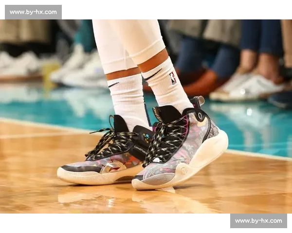 球鞋风潮：明星球员的场上“战靴”大揭秘